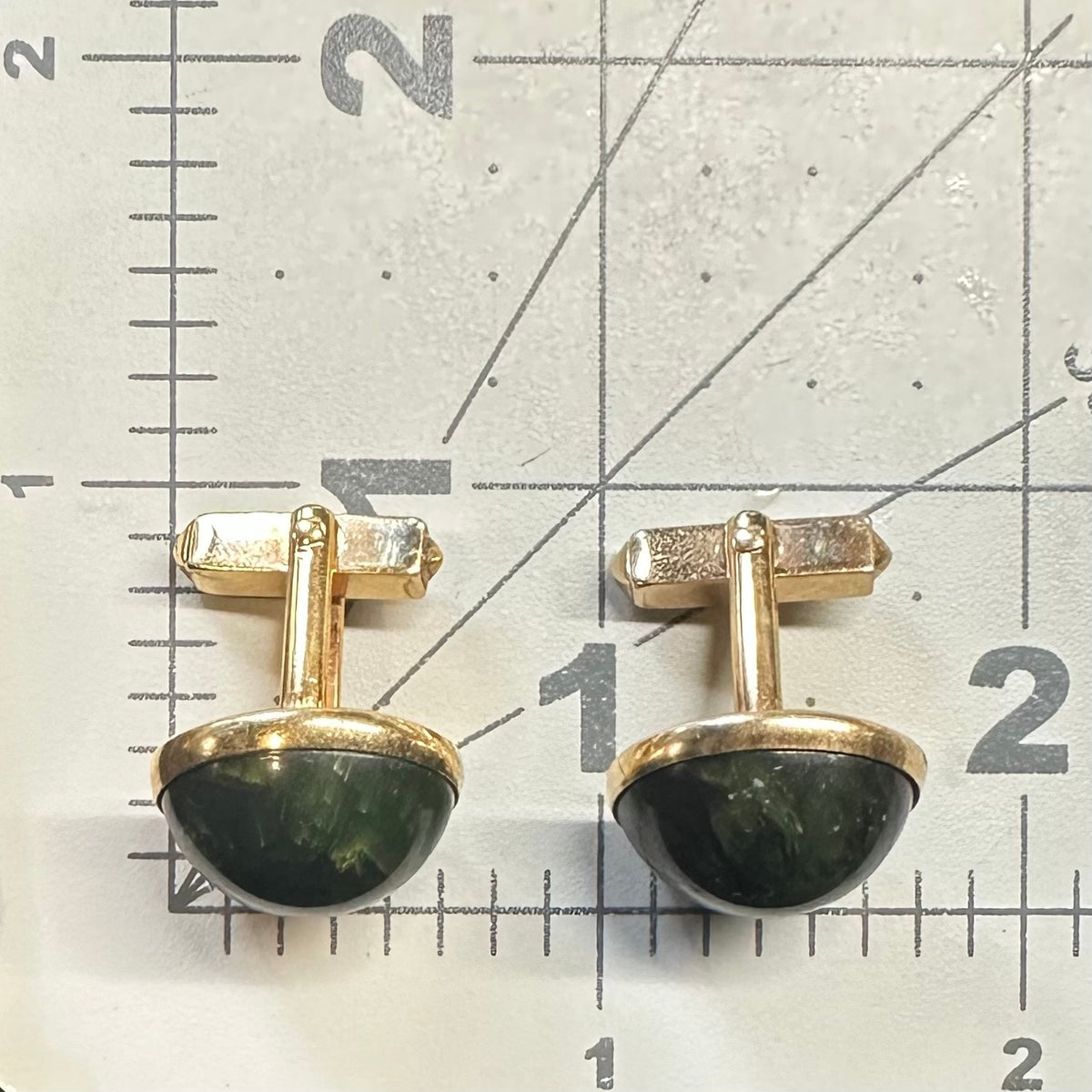 Swank vintage green swirled spinach Bakelite gold tone cufflinks cuff links