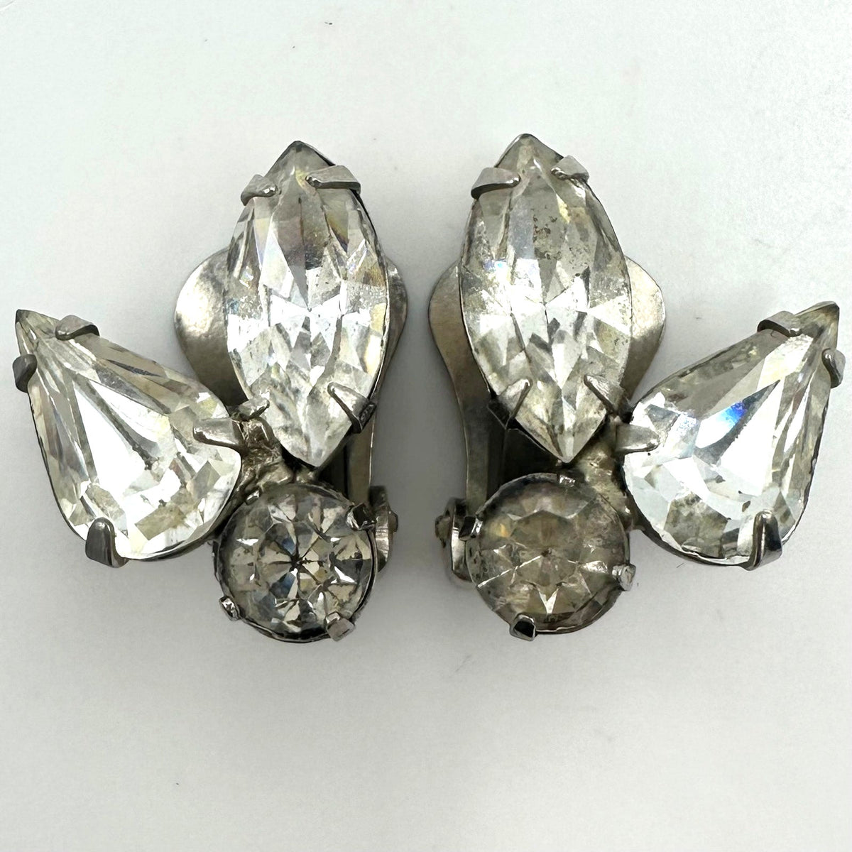 Weiss signed vintage silver tone clear glass rhinestones clip on earrings
