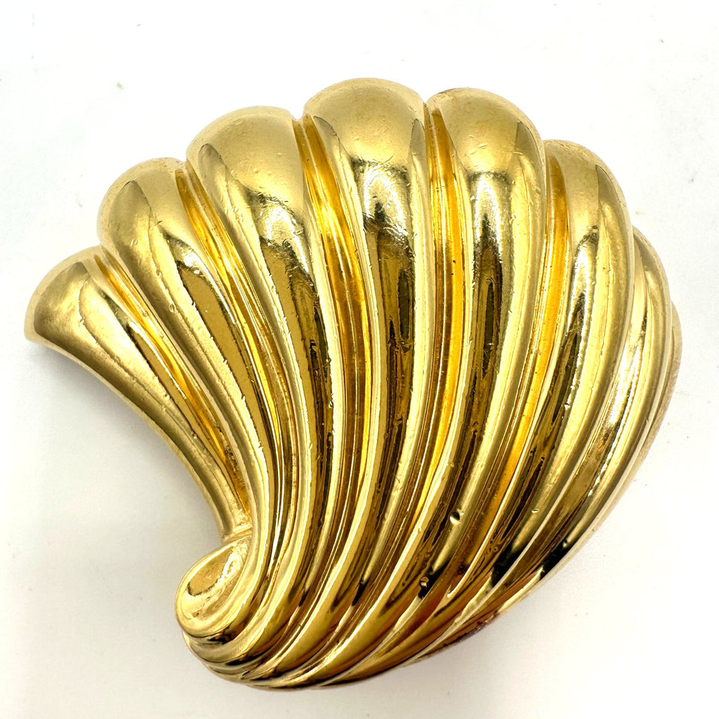 Ciner signed vintage gold tone scalloped abstract shell fan 3D brooch