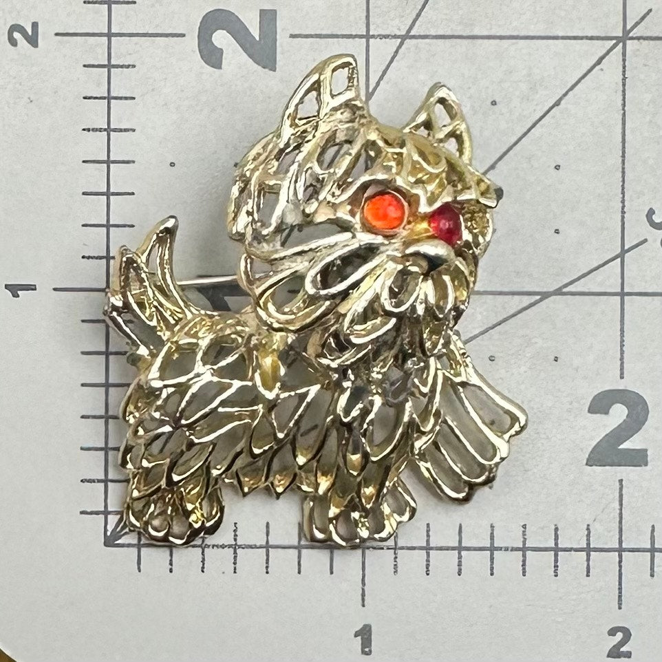 Vintage gold tone Scottie dog trembler en tremblant red glass eyes brooch