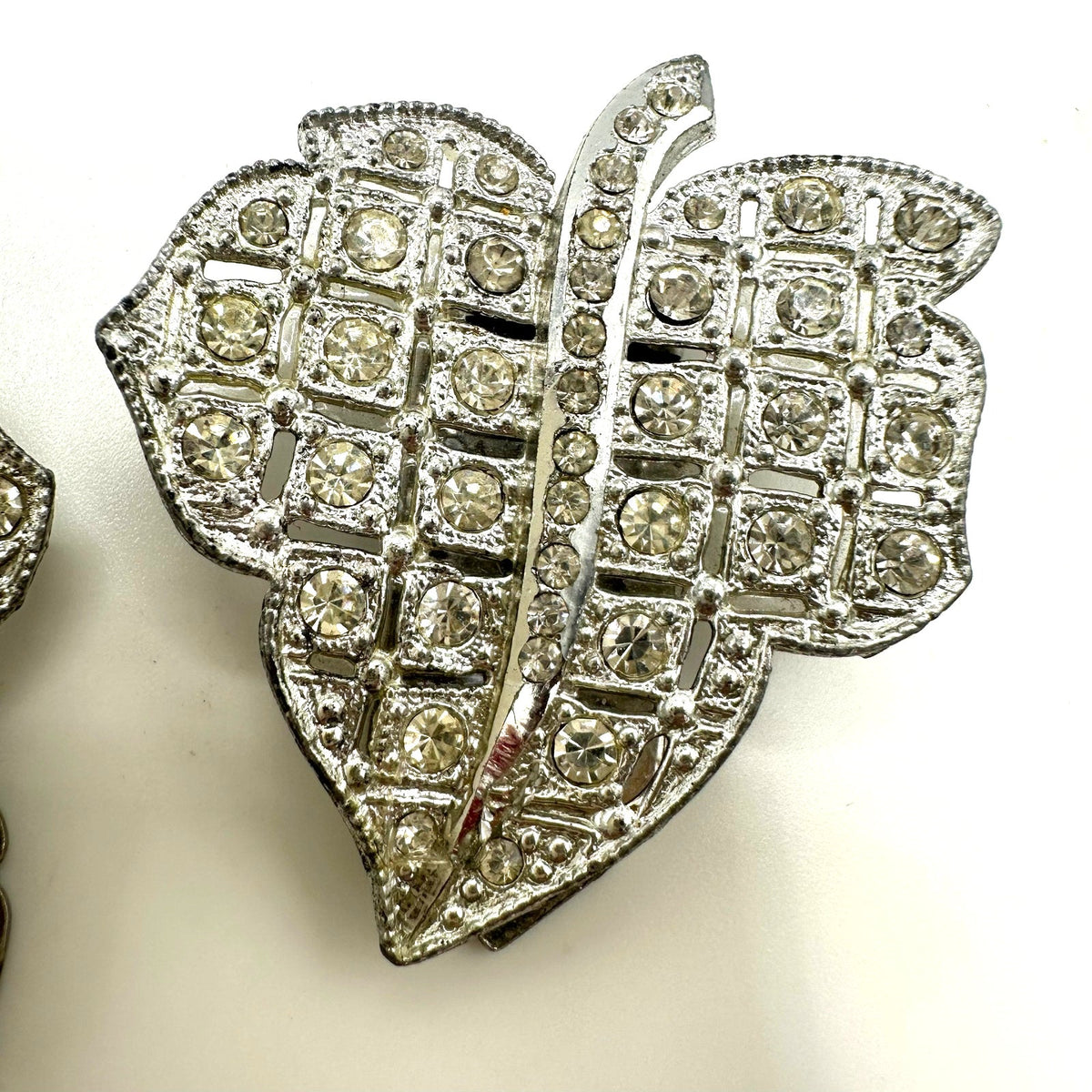 1930s antique Art Deco set 2 silver tone leaf clear rhinestones dress clips