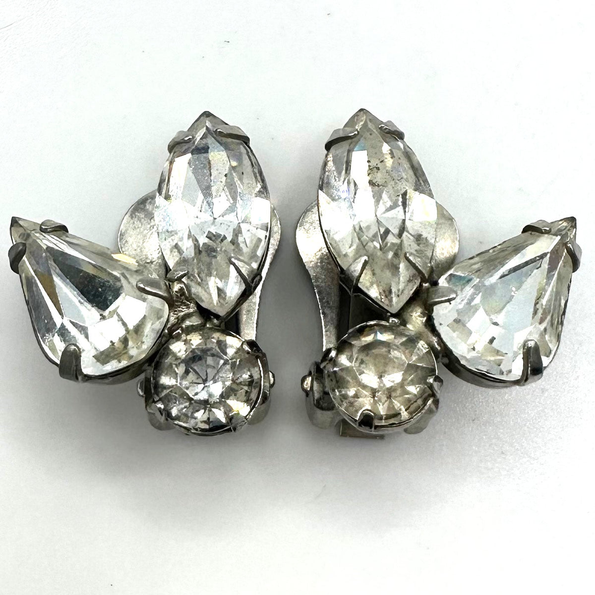 Weiss signed vintage silver tone clear glass rhinestones clip on earrings