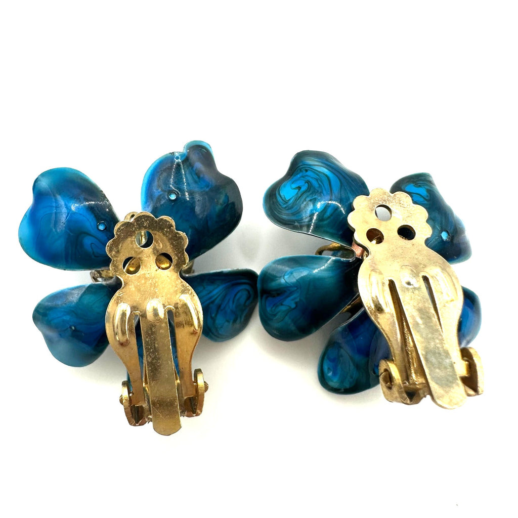 Vintage gold tone swirled blue enamel flowers lucite cabochons clip on earrings