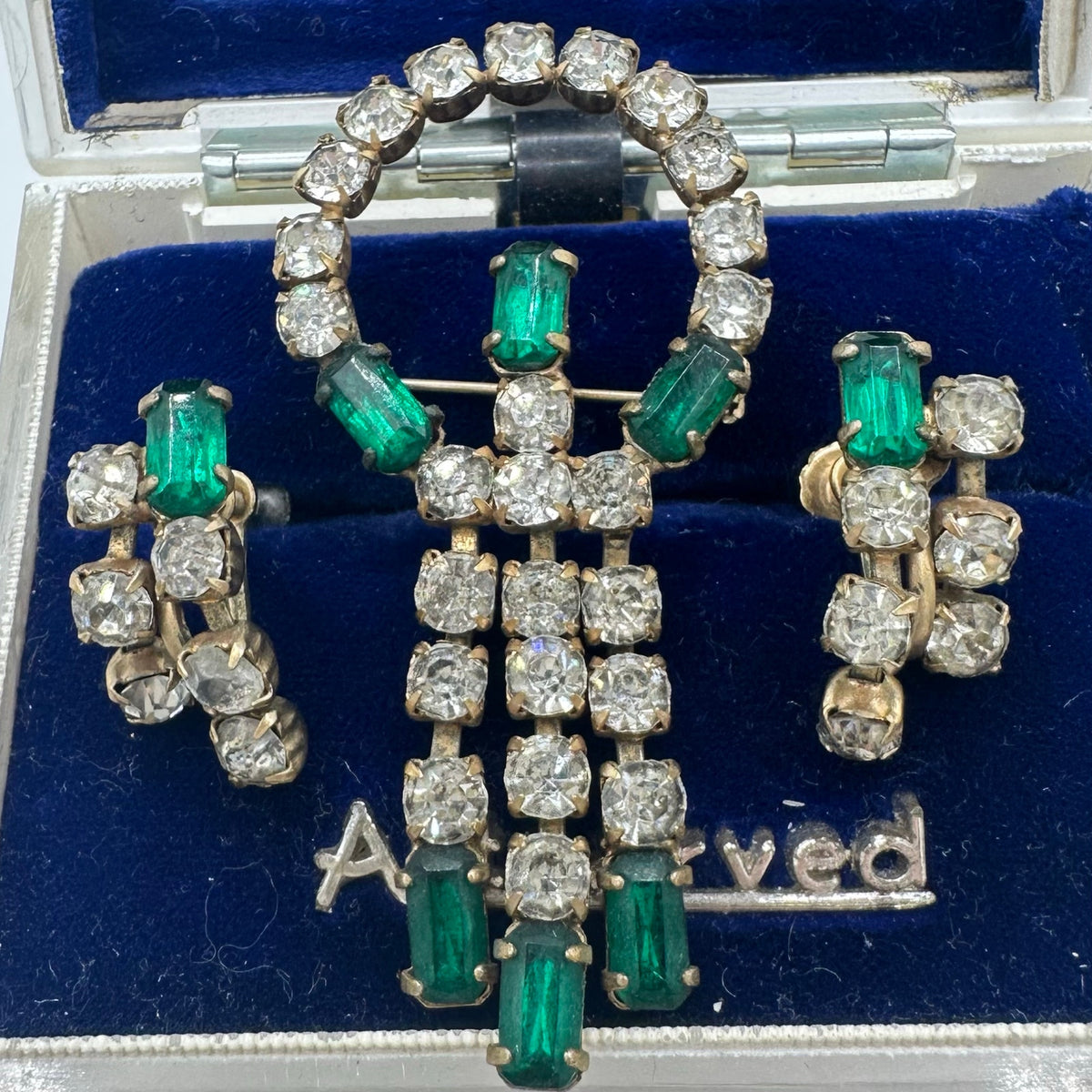 Vintage 1940s gold tone emerald green clear rhinestones brooch pendant earrings