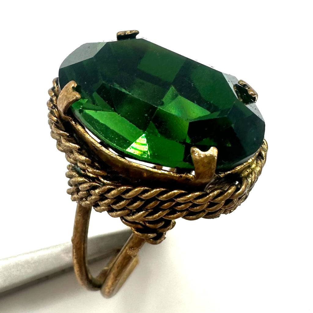 Vintage gold tone large fern green rhinestone adjustable cocktail ring