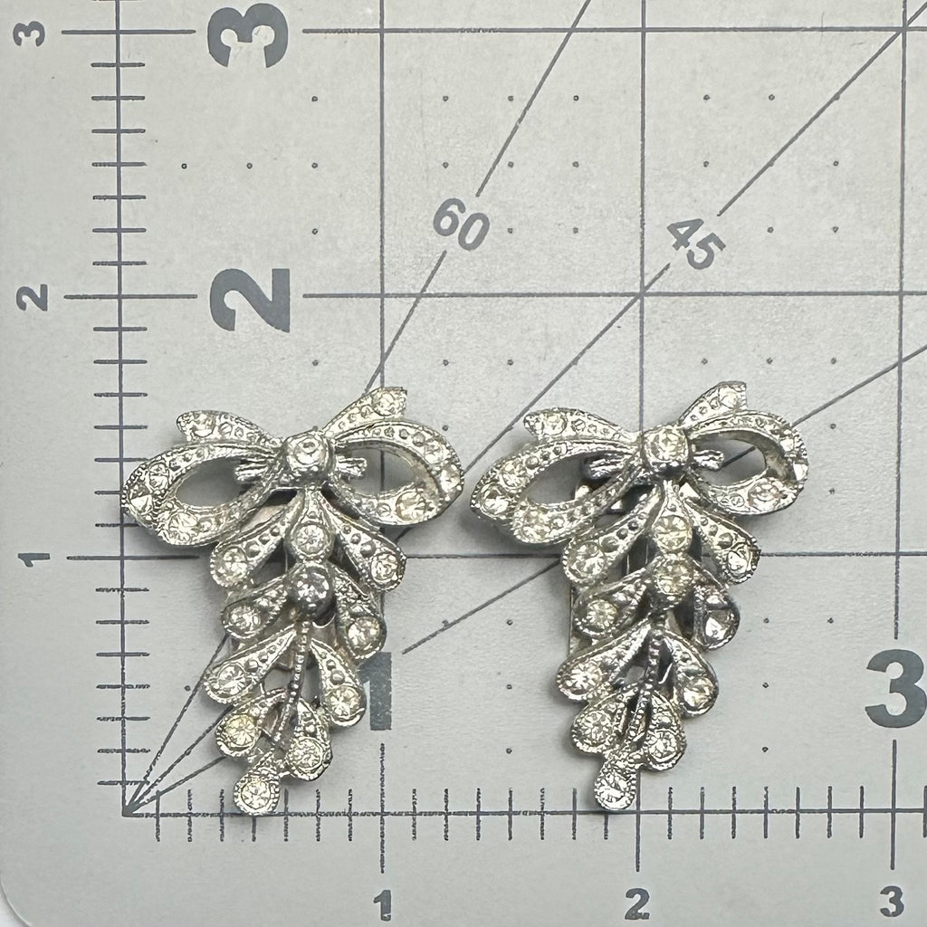 1930s antique Art Deco set 2 silver tone bows clear rhinestones dress clips