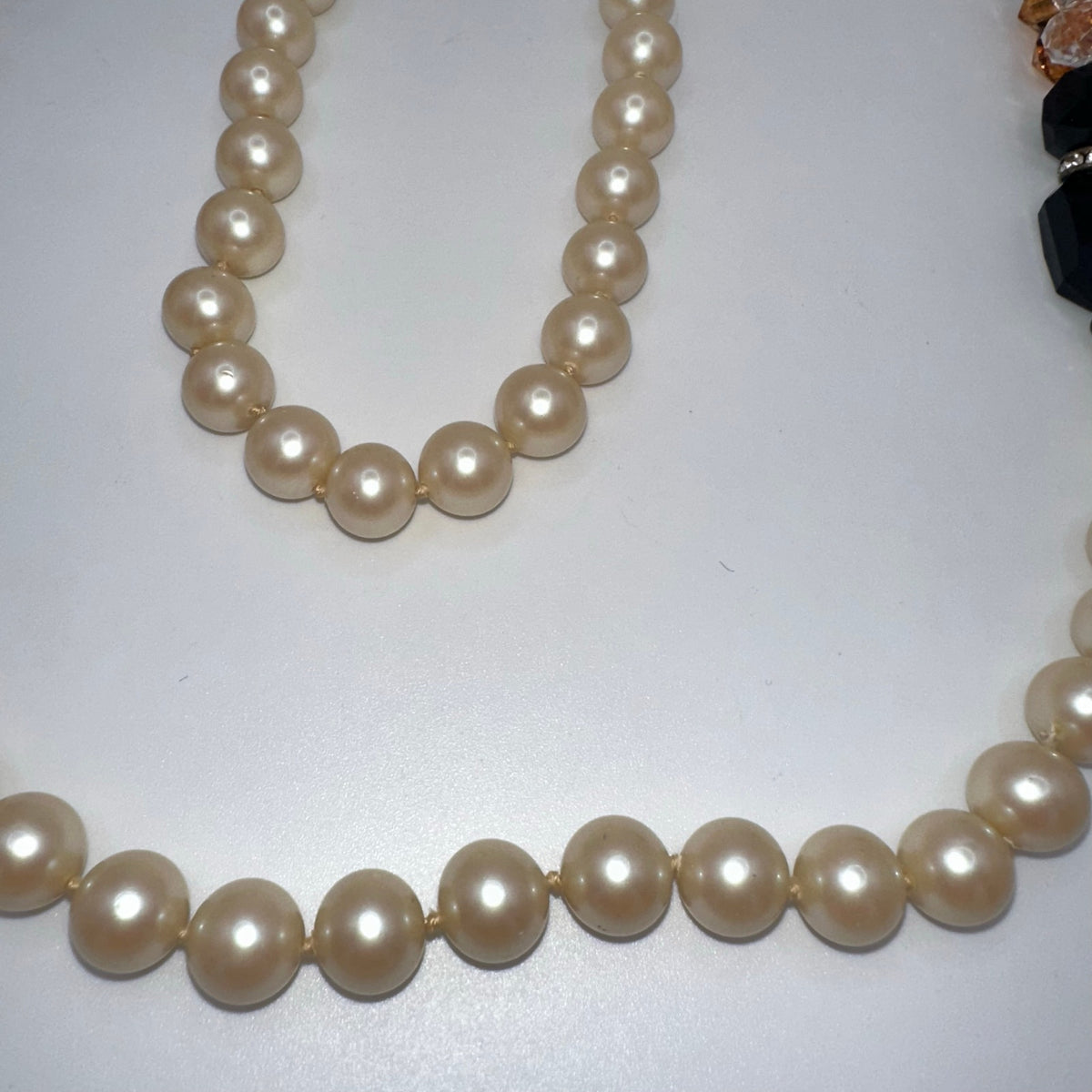 Vintage glass faux pearls black clear lucite beads beaded 32" necklace