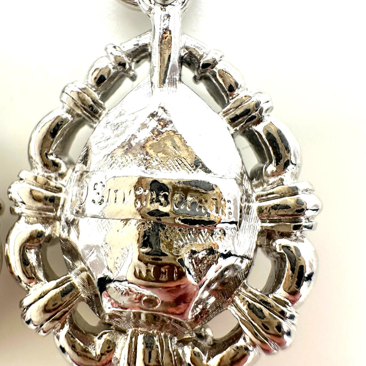 Avon Marie Antoinette replica Smithsonian silver tone crystal clip on earrings