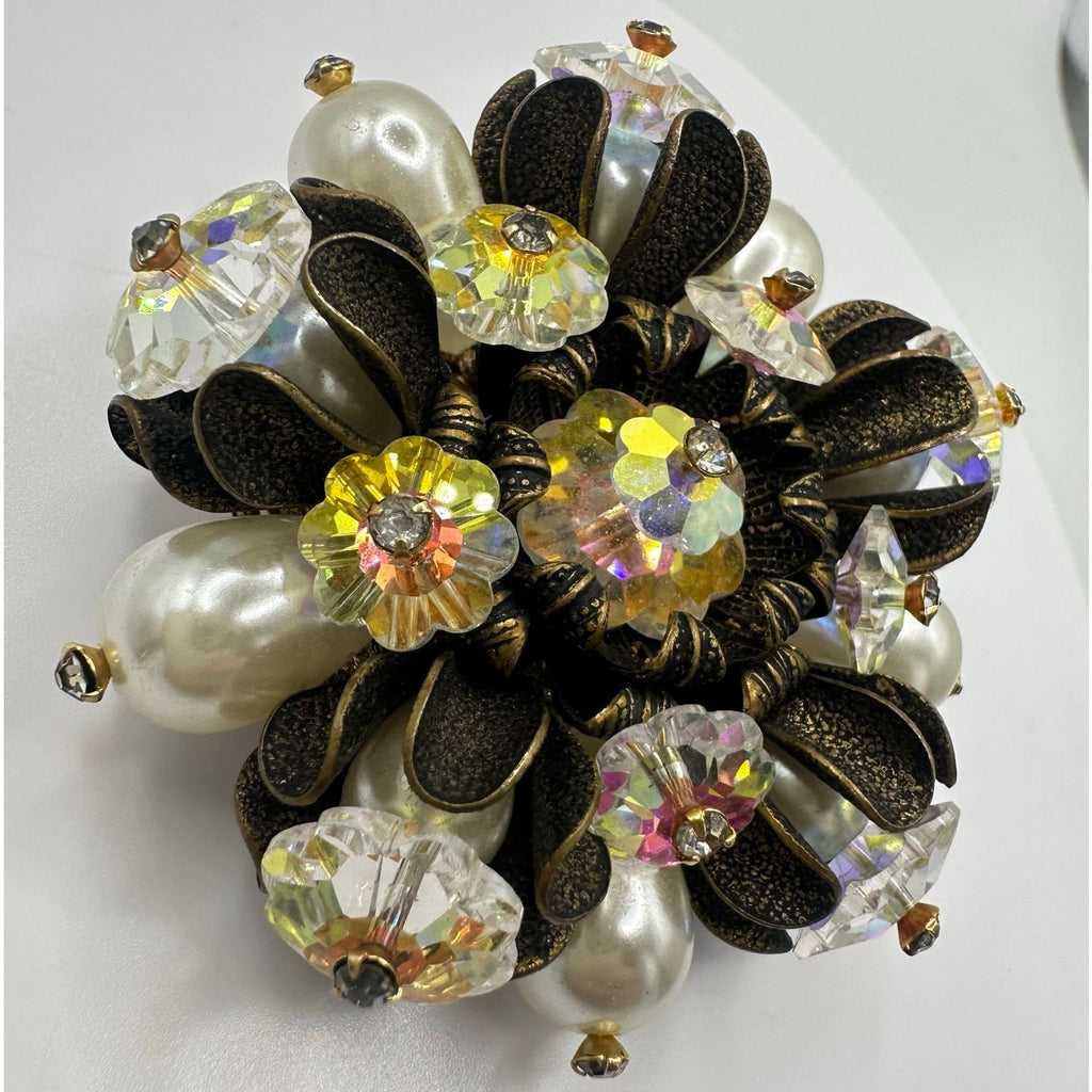 Unsigned Schiaparelli gold tone aurora borealis AB margarita faux pearls brooch