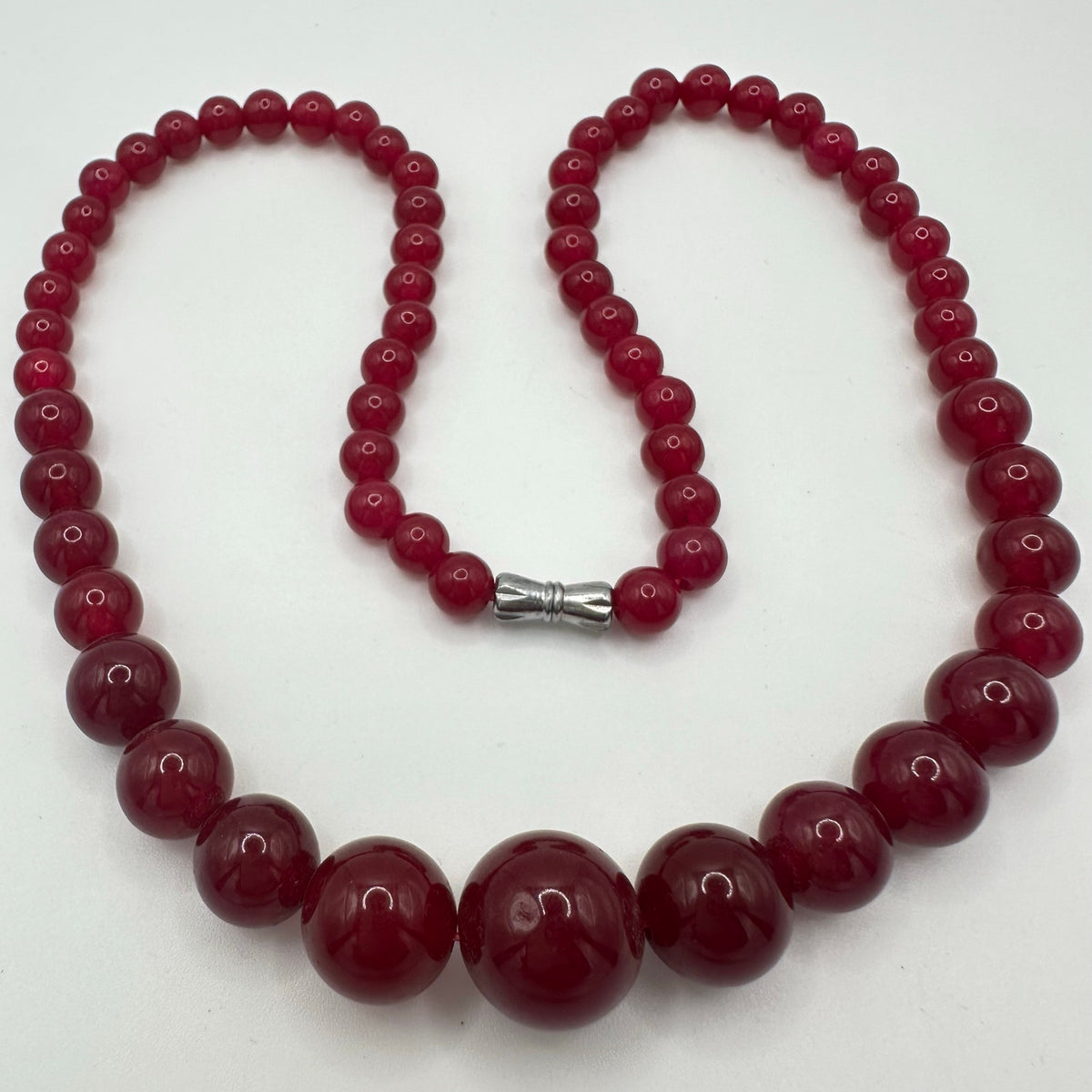 Magenta fuchsia pink dyed genuine agate beads beaded graduated 18" necklace