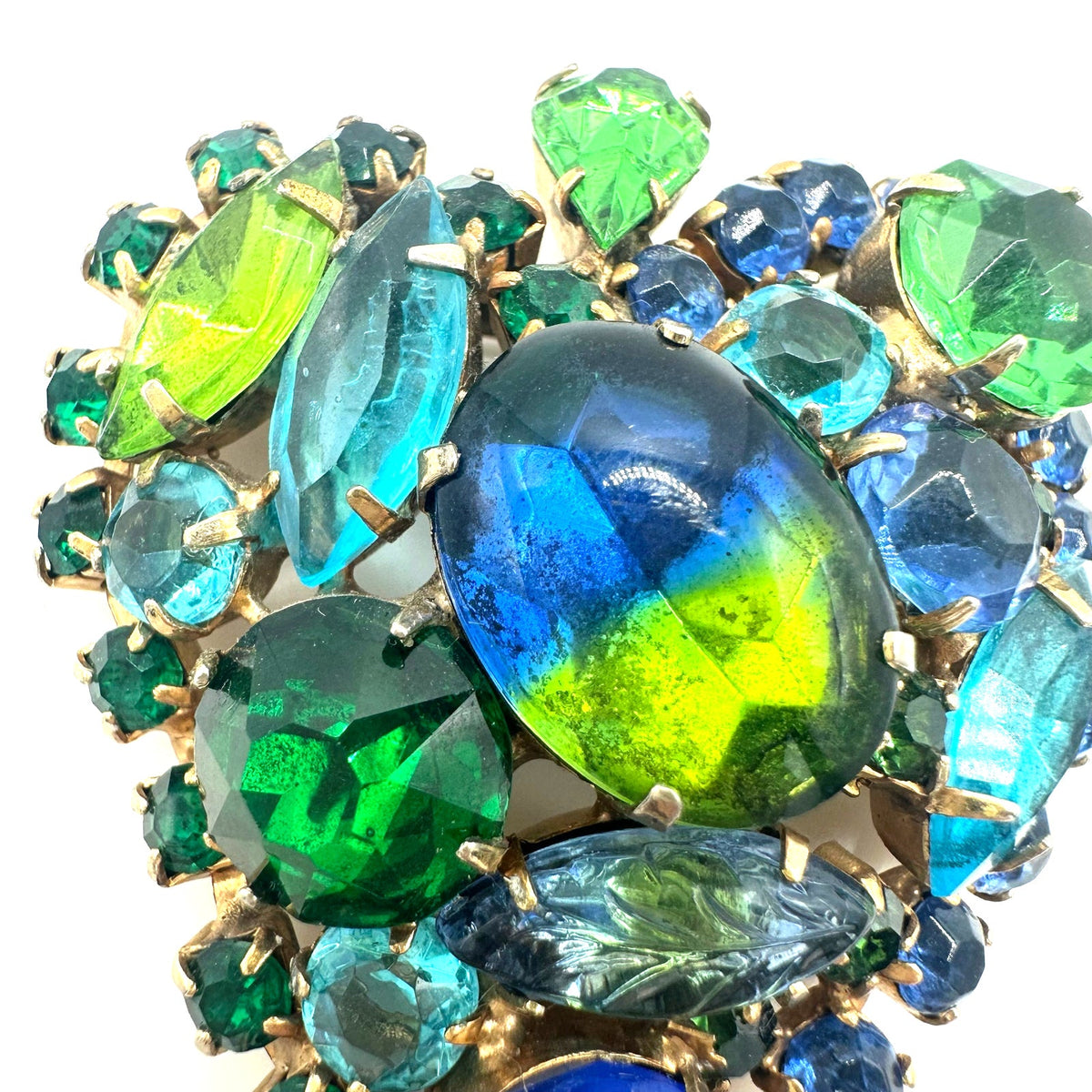 Vintage gold tone multicolor green blue rhinestones art glass heart brooch