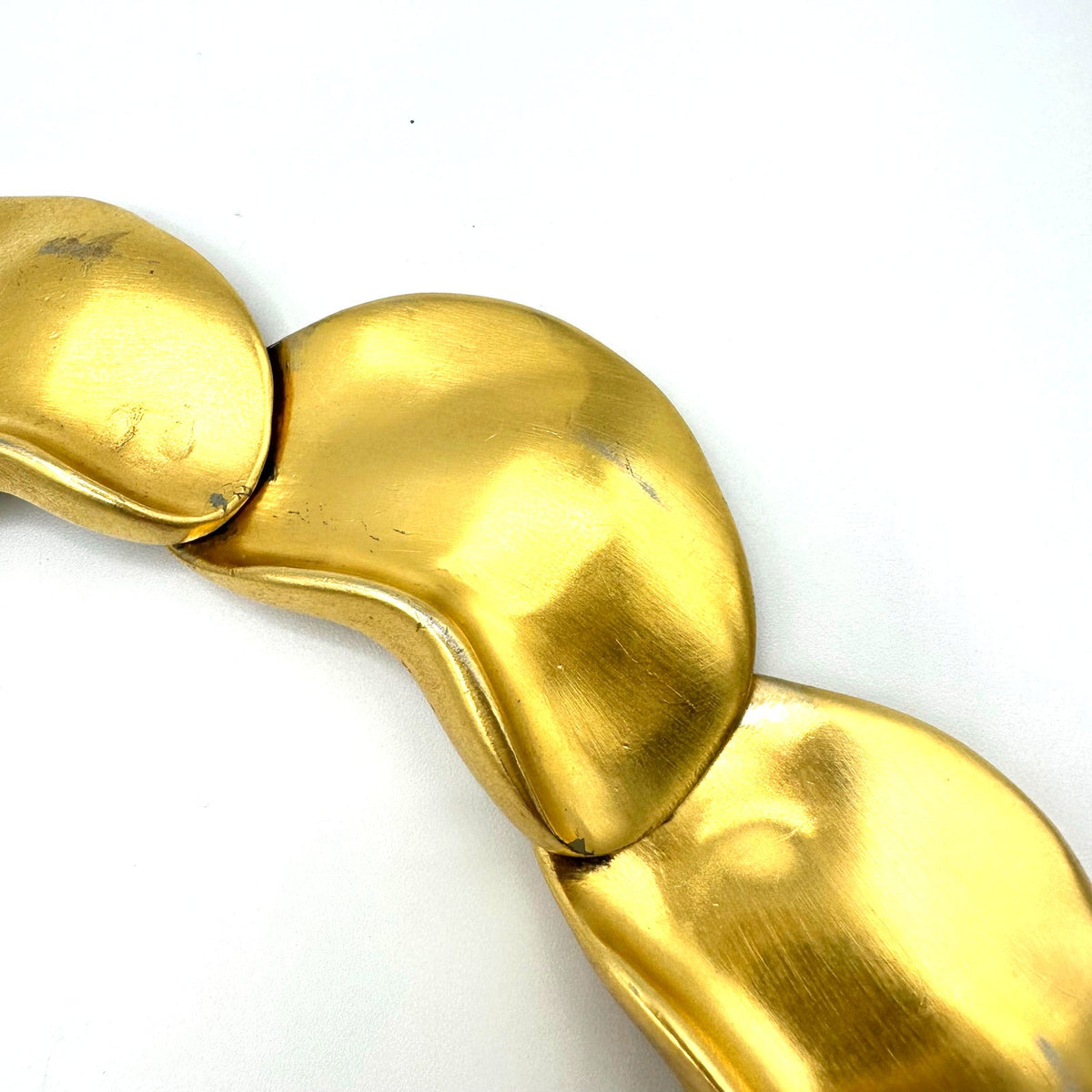 1980s vintage gold tone chunky bean links chain statement runway necklace