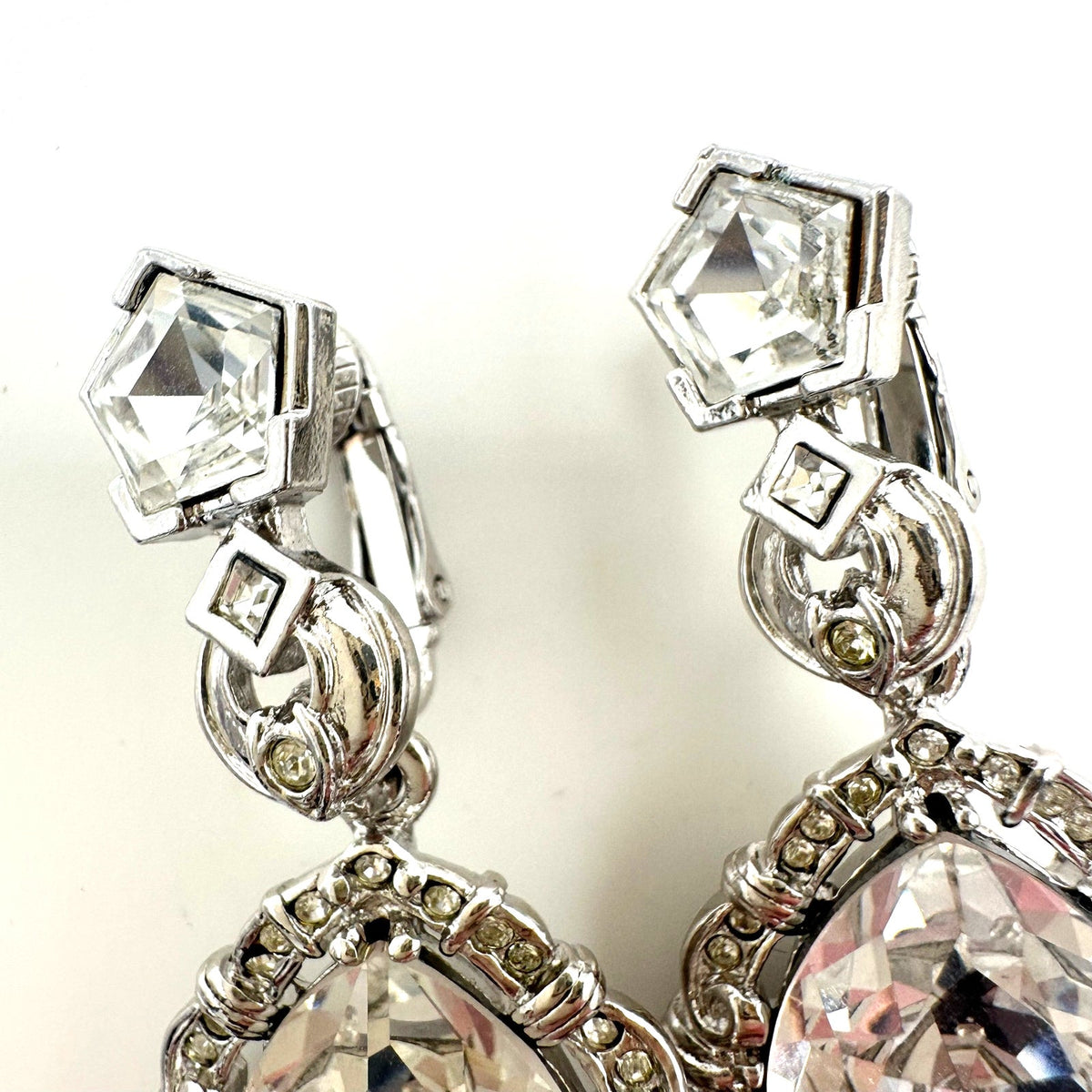 Avon Marie Antoinette replica Smithsonian silver tone crystal clip on earrings
