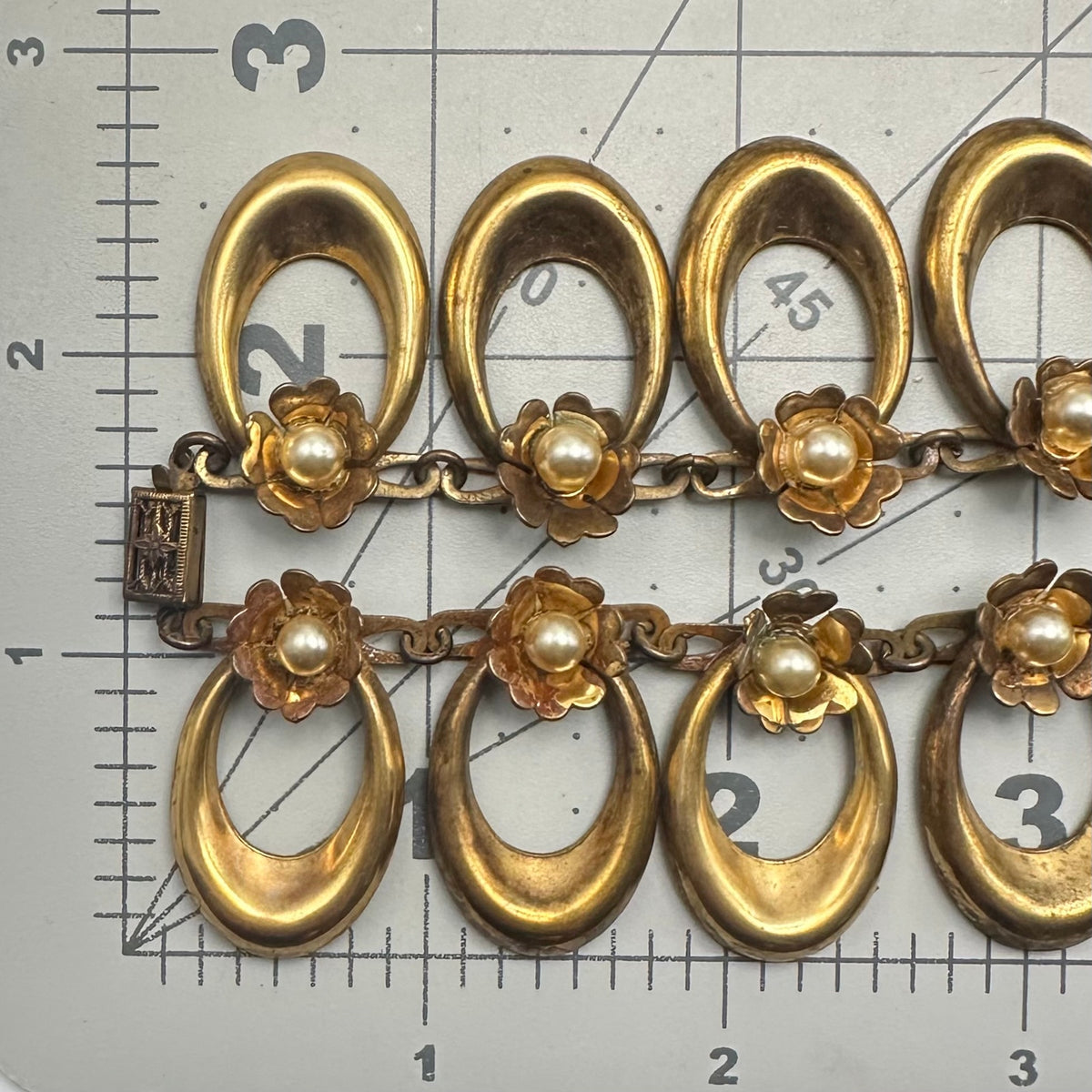 Antique vintage 1930s 1940s gold tone brass oval links faux pearls necklace