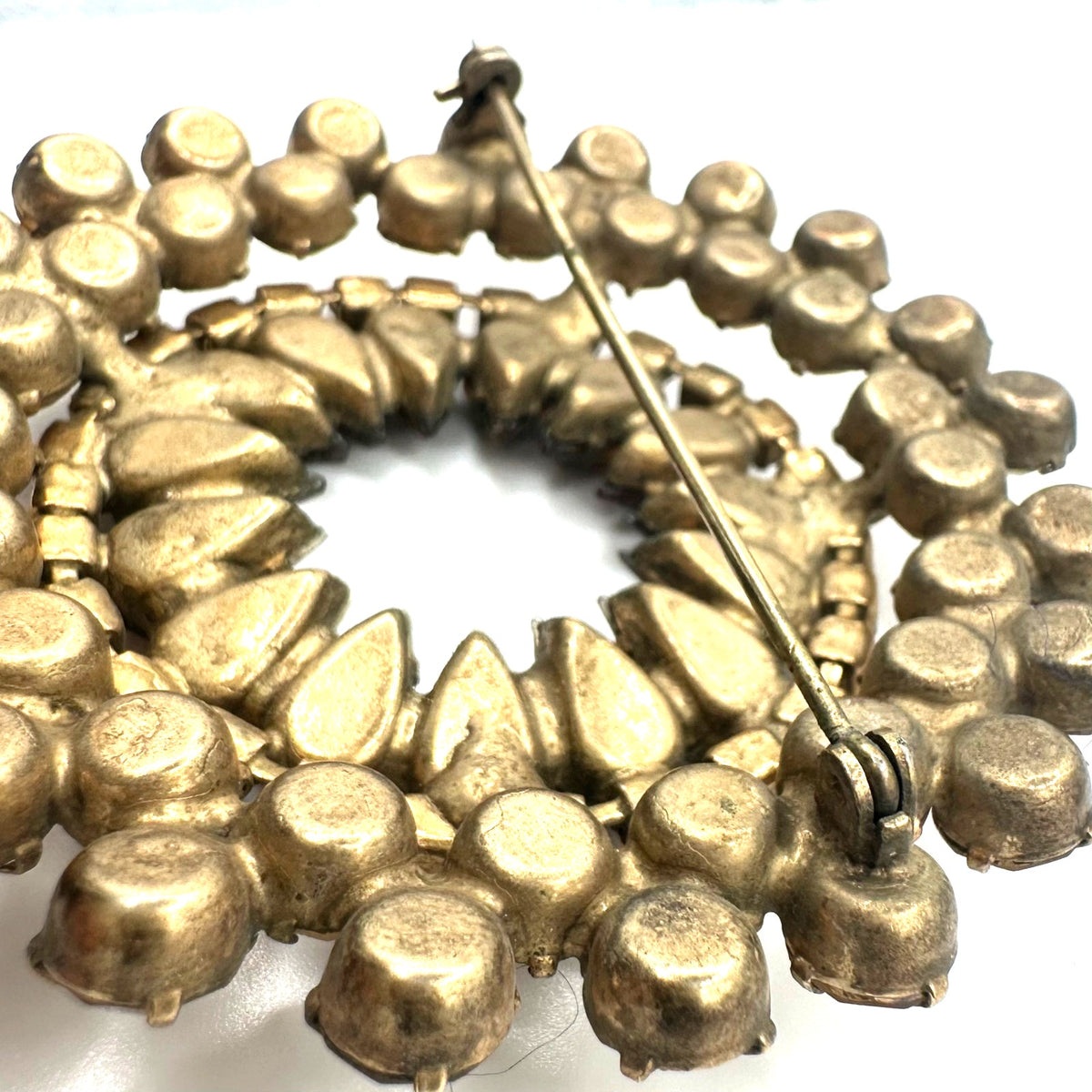 Vintage gold tone amber topaz glass rhinestones round circular wreath brooch