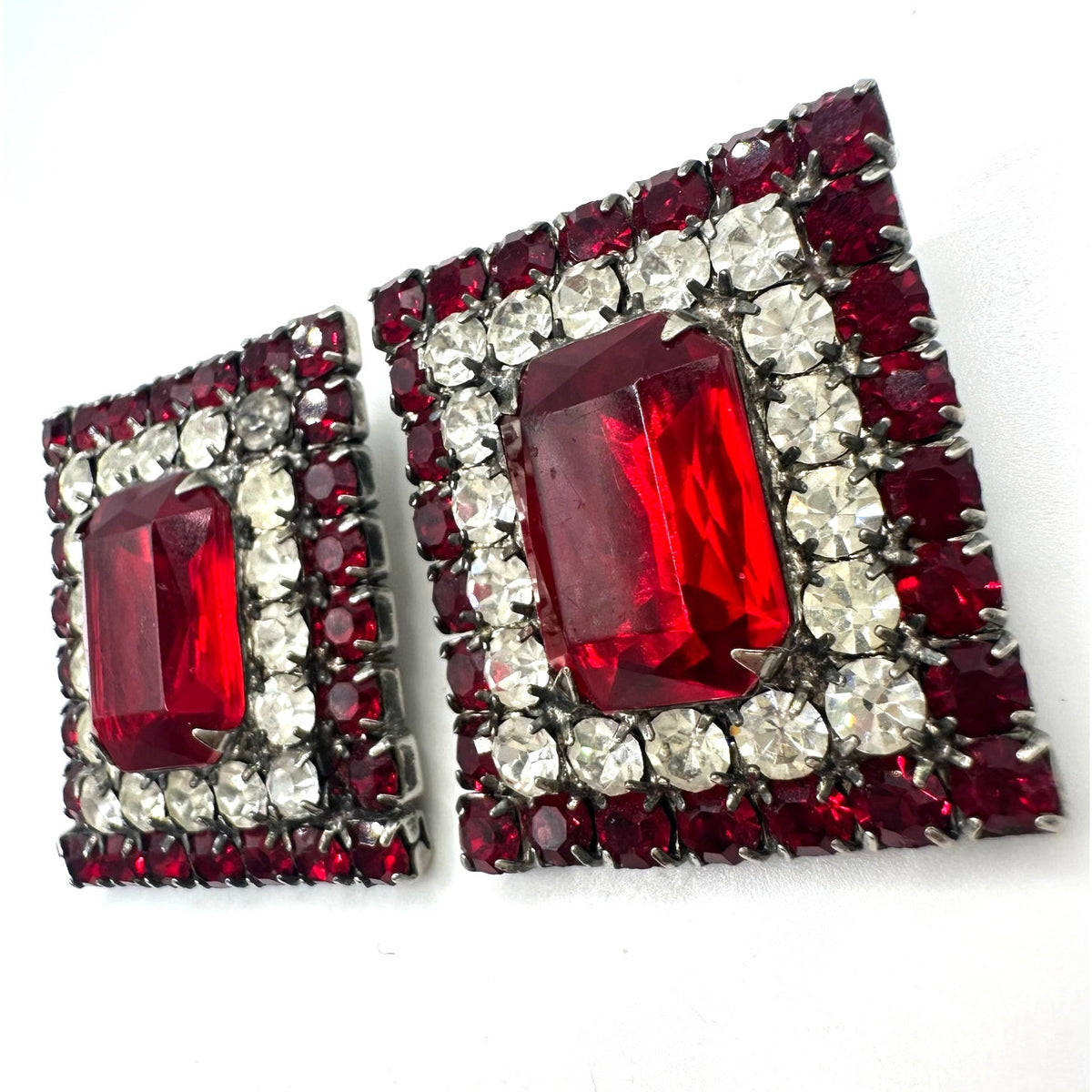 Vintage massive silver tone red rectangular glass rhinestones clip on earrings
