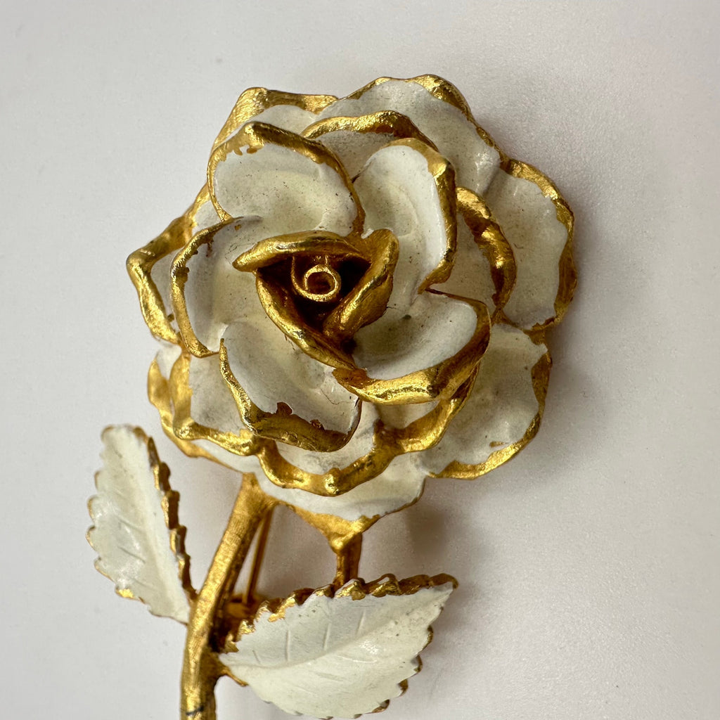 Vintage gold tone white enamel trembler en tremblant rose flower floral brooch