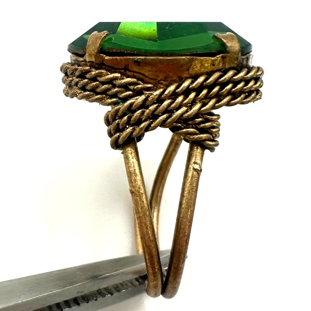 Vintage gold tone large fern green rhinestone adjustable cocktail ring