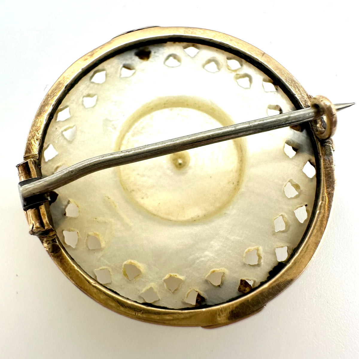 Antique Victorian solid 10kt gold mother of pearl Jerusalem cross brooch 5.72g