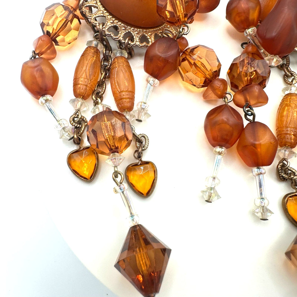 Vintage gold tone amber lucite beaded 4" dangle drop statement clip on earrings