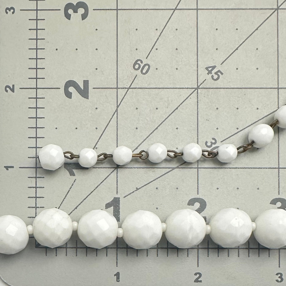 Vintage faceted white milk glass 12mm beads beaded gold tone adjustable necklace