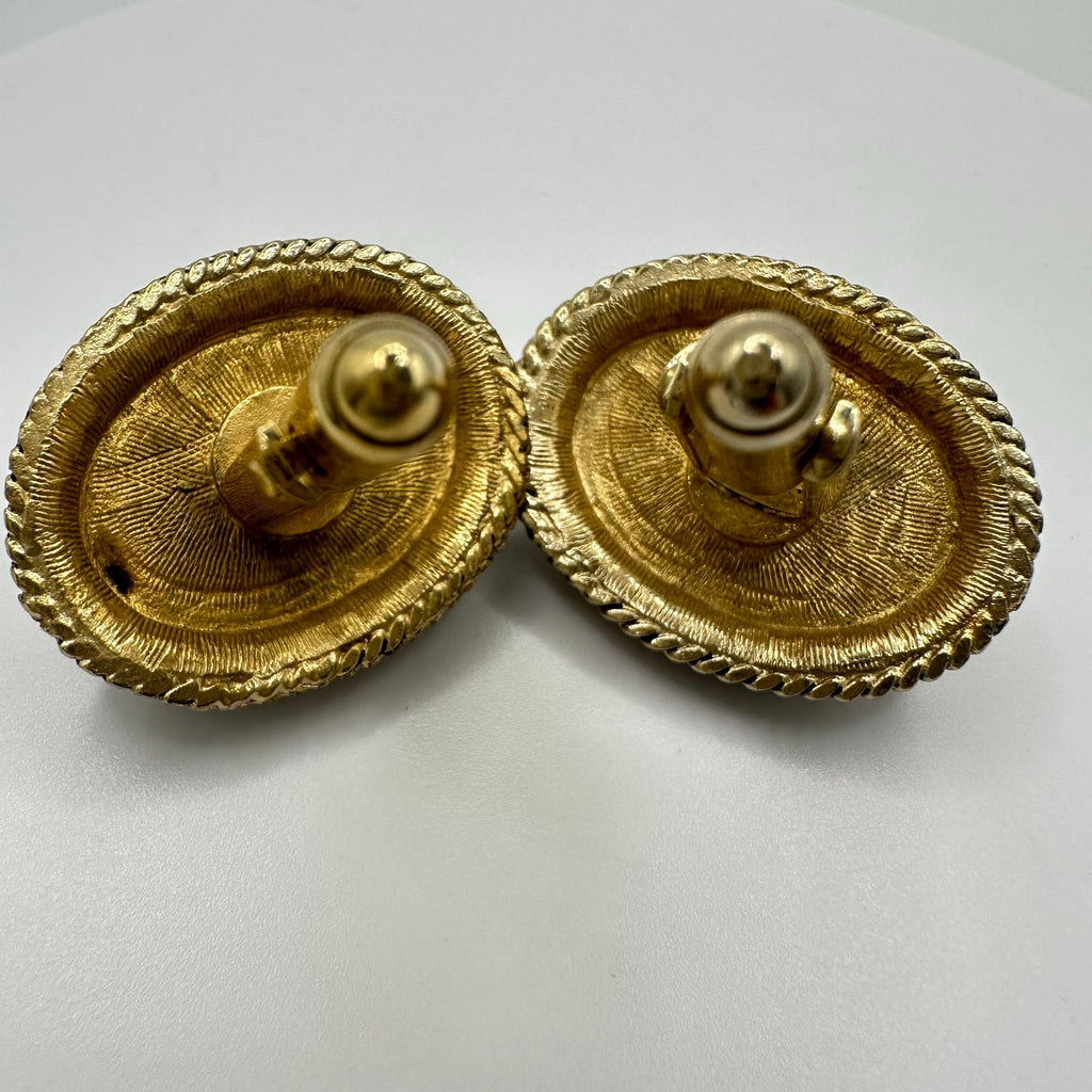 1950s vintage gold tone white black hand painted glass Trojan cameo cufflinks