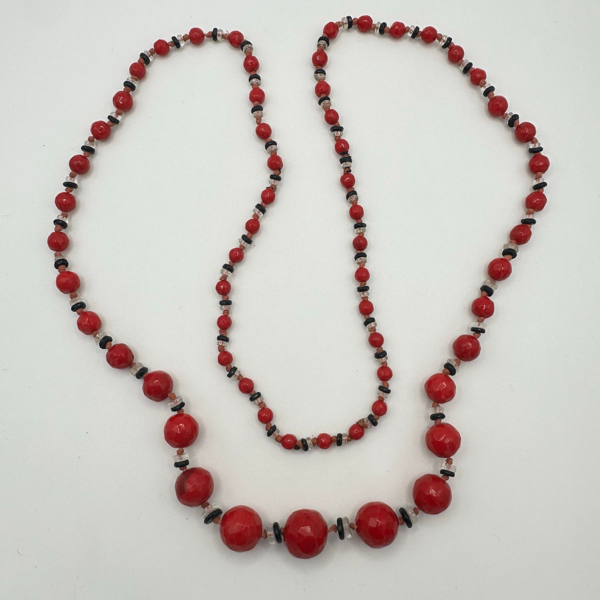 Antique Art Deco 1930s red black Czech glass beads beaded graduated 33” necklace