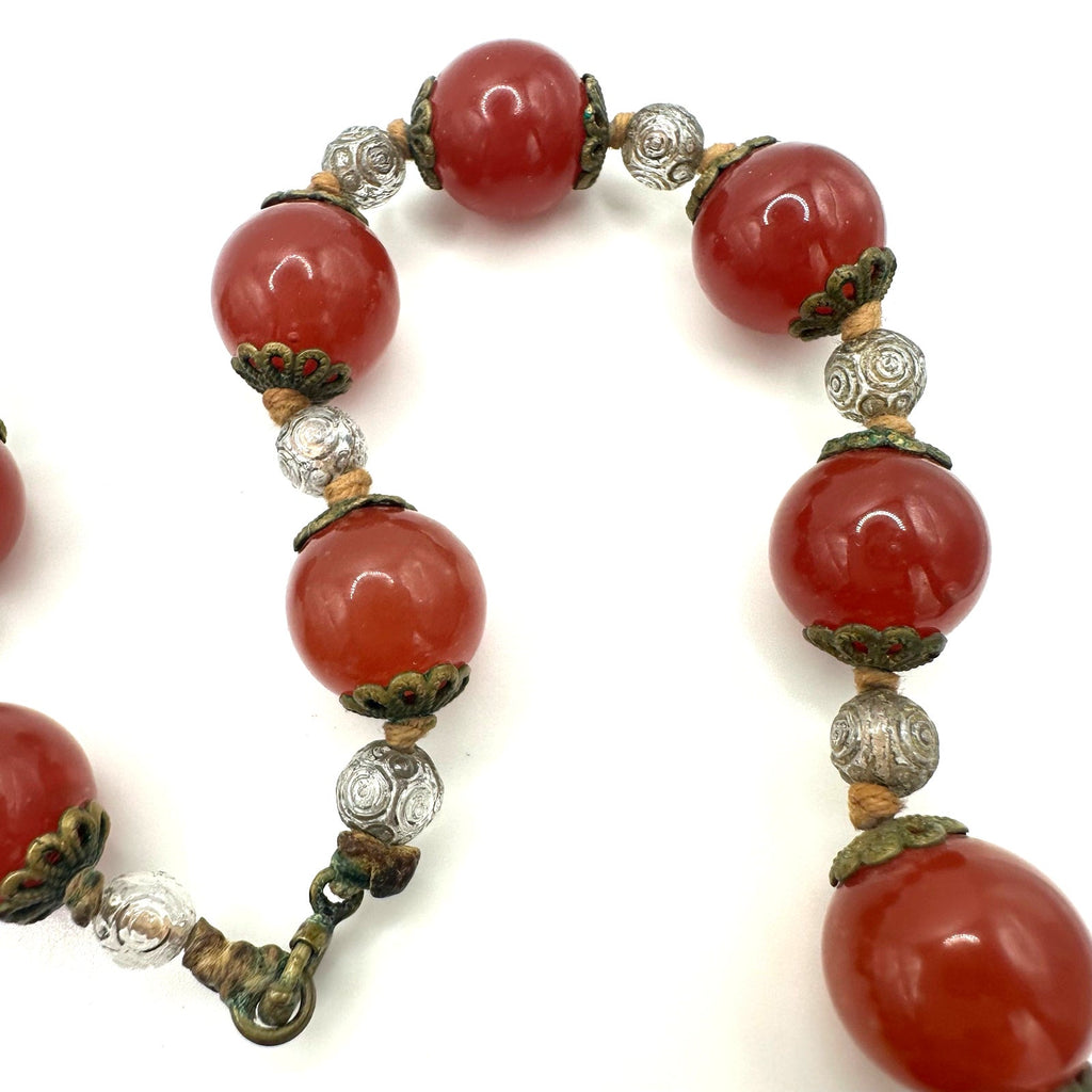 Antique 1920s 1930s Art Deco red uranium glass clear beaded gold tone necklace