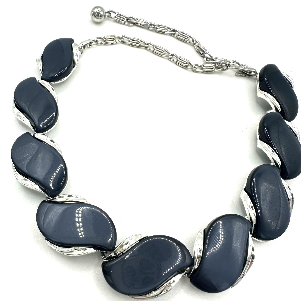 Lisner vintage silver tone black thermoset plastic moonglow lucite necklace