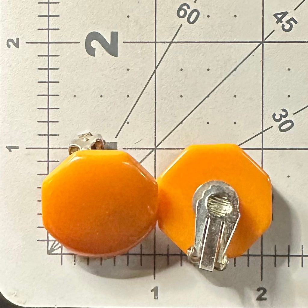 Antique 1930s 1940s butterscotch Bakelite yellow octagonal clip on earrings