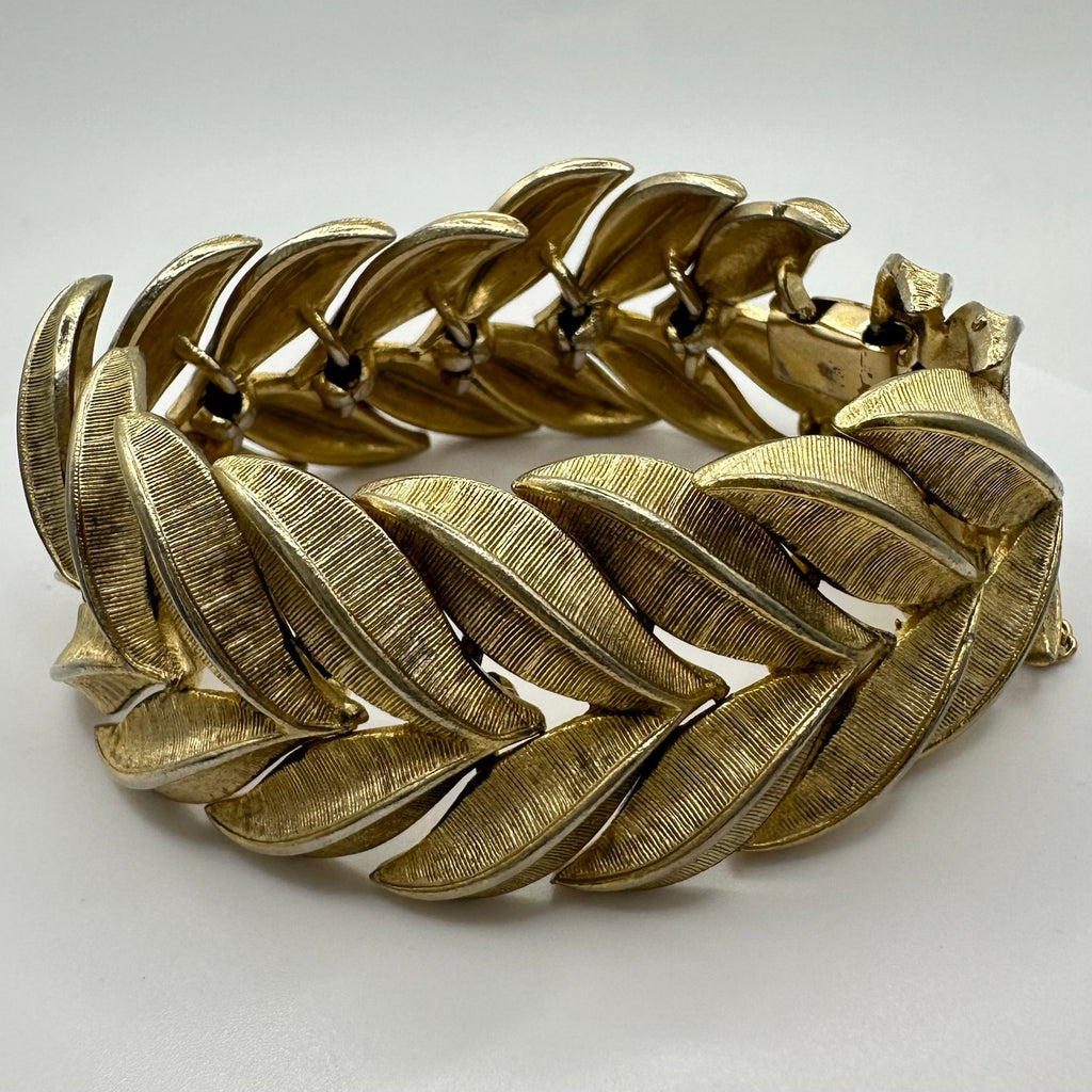 1950s vintage high end MCM gold tone brushed leaves leaf flex bracelet 6.5"