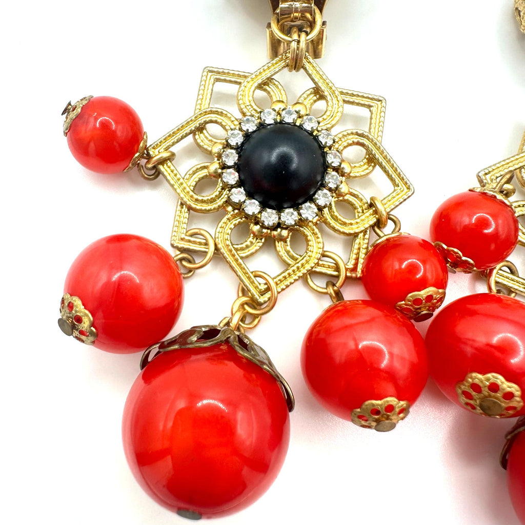 Vintage gold tone red moonglow lucite beaded dangle statement clip on earrings