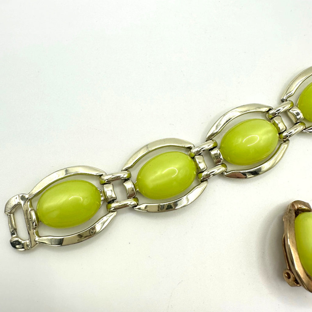 Vintage 1940s gold tone neon yellow moonglow lucite bracelet clip on earrings