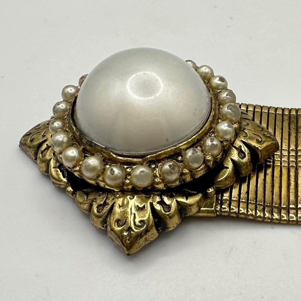 Karu vintage Victorian Revival gold tone mesh white faux pearls brooch