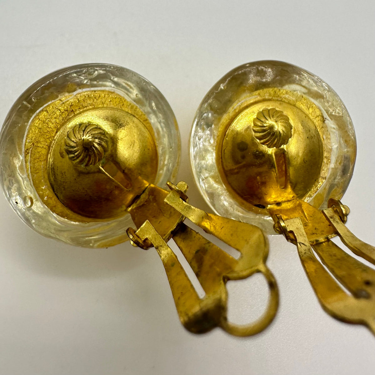 Vintage gold tone hand blown crackled clear Murano art glass clip on earrings