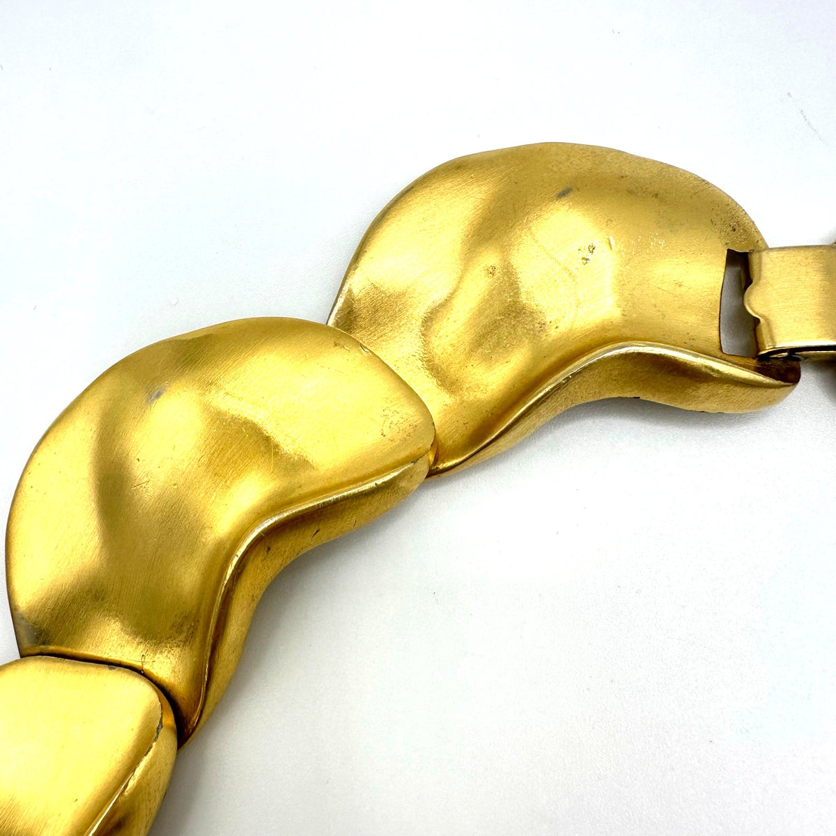 1980s vintage gold tone chunky bean links chain statement runway necklace
