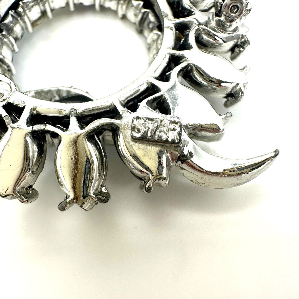 Star vintage silver tone clear gray AB aurora borealis rhinestones wreath brooch