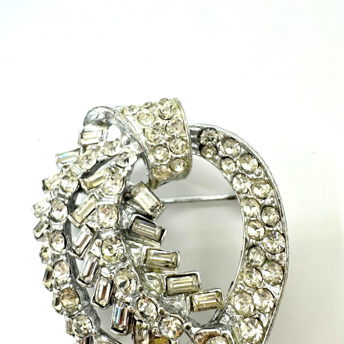 Dafri signed vintage large silver tone clear baguettes round rhinestones brooch
