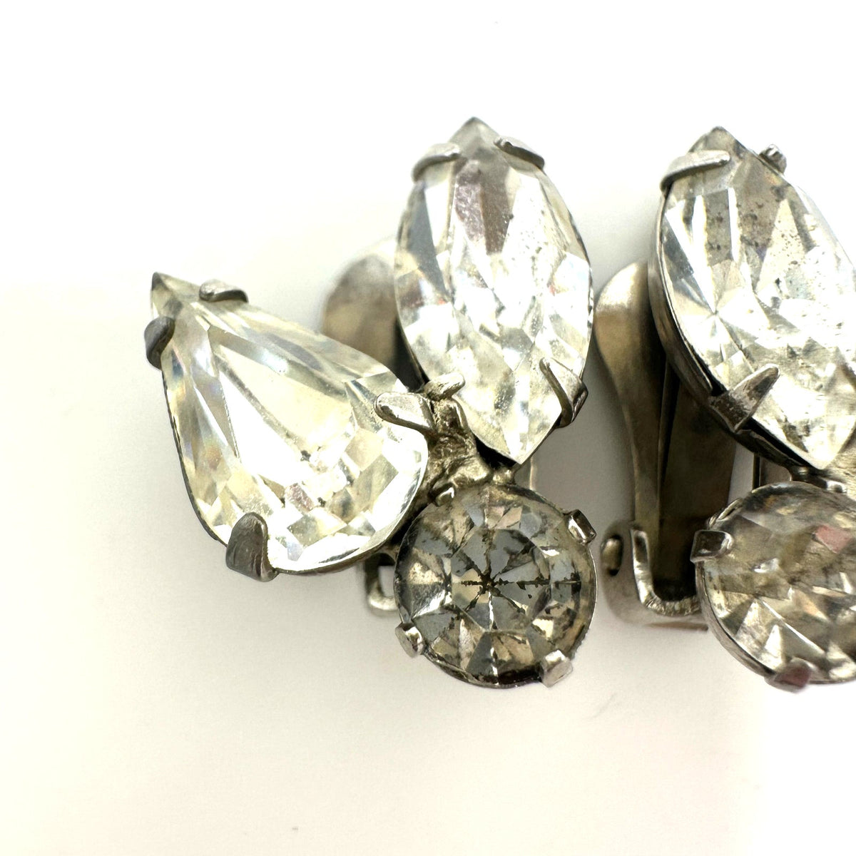 Weiss signed vintage silver tone clear glass rhinestones clip on earrings