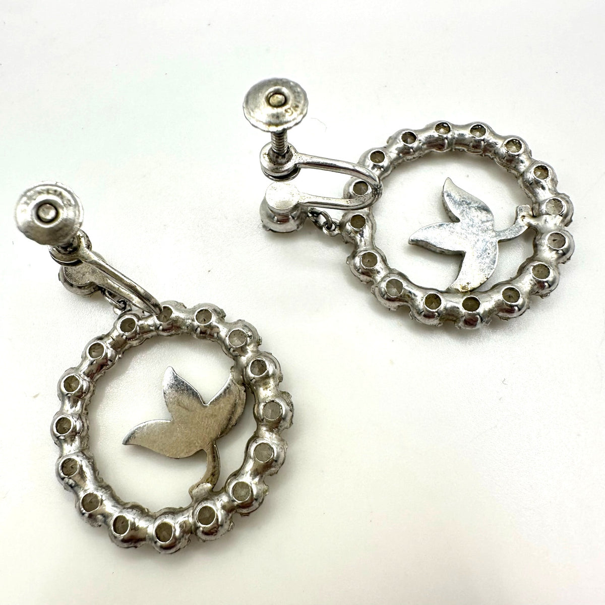 1940s vintage sterling silver clear rhinestones black enamel screw back earrings