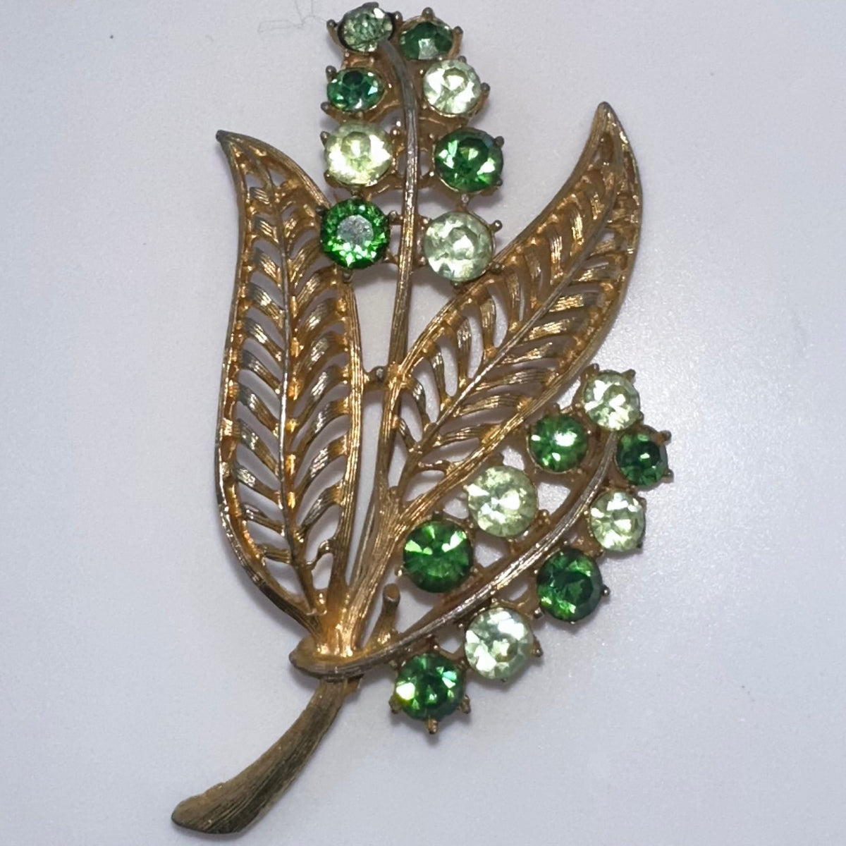 Coro vintage 1950s gold tone fern light green rhinestones leaf leaves brooch