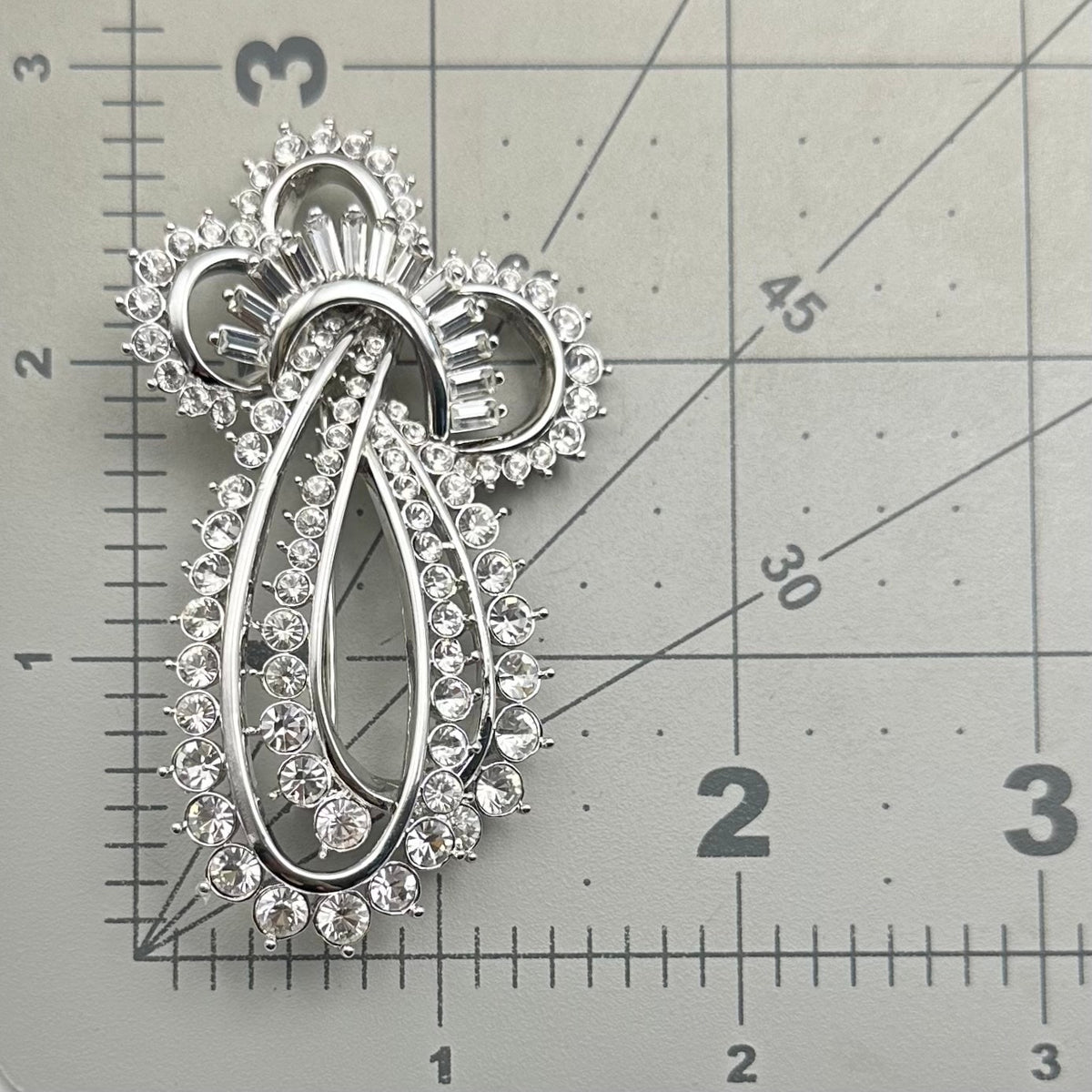 Nolan Miller vintage large silver tone clear baguettes round rhinestones brooch