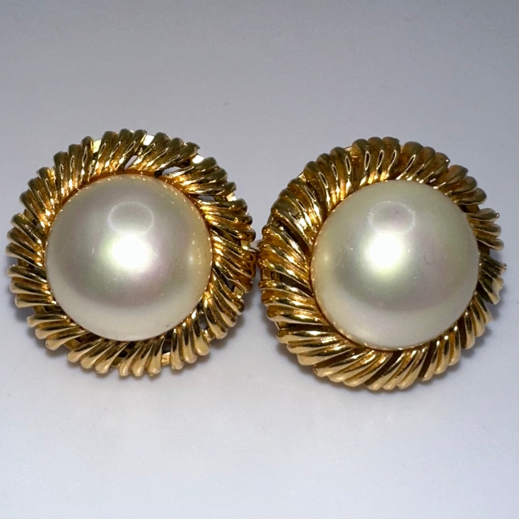 Majorica vintage gold tone white faux pearls round domed clip on earrings