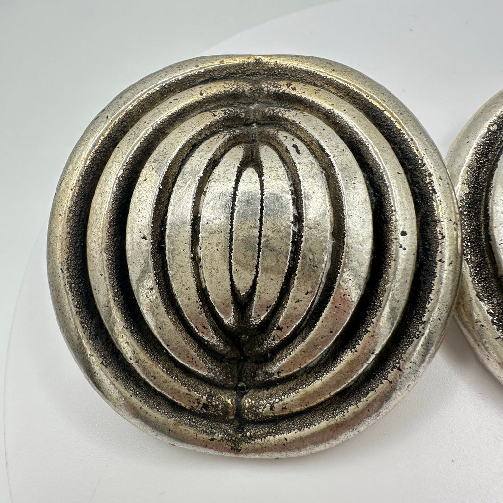 Jeff Lieb vintage massive silver tone scalloped discs statement clip on earrings