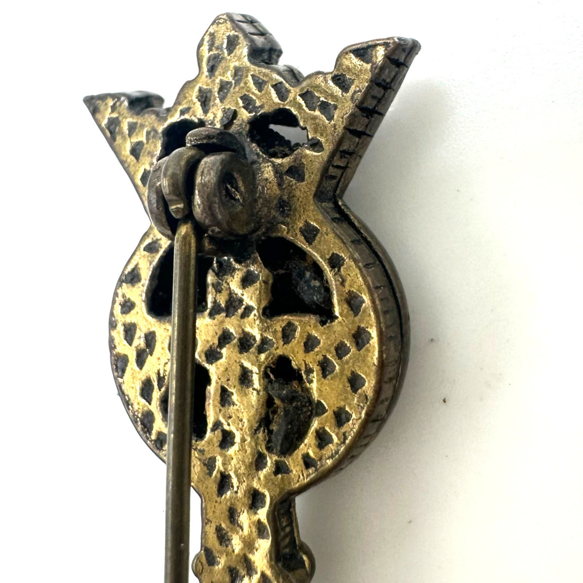 Vintage gold tone Heraldic red white enamel crest shield crown key stars brooch