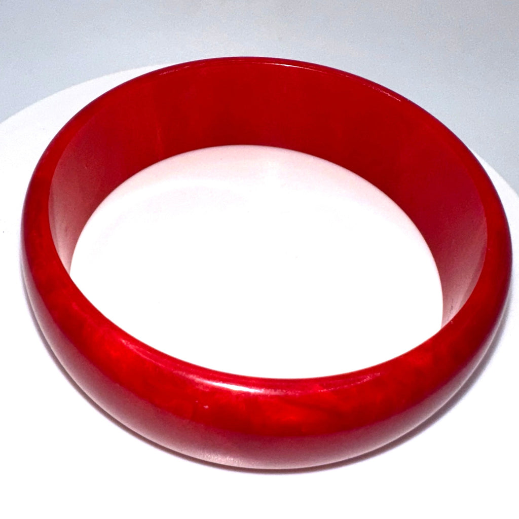 Antique vintage Art Deco 1930s 1940s cherry red swirled Bakelite bangle bracelet