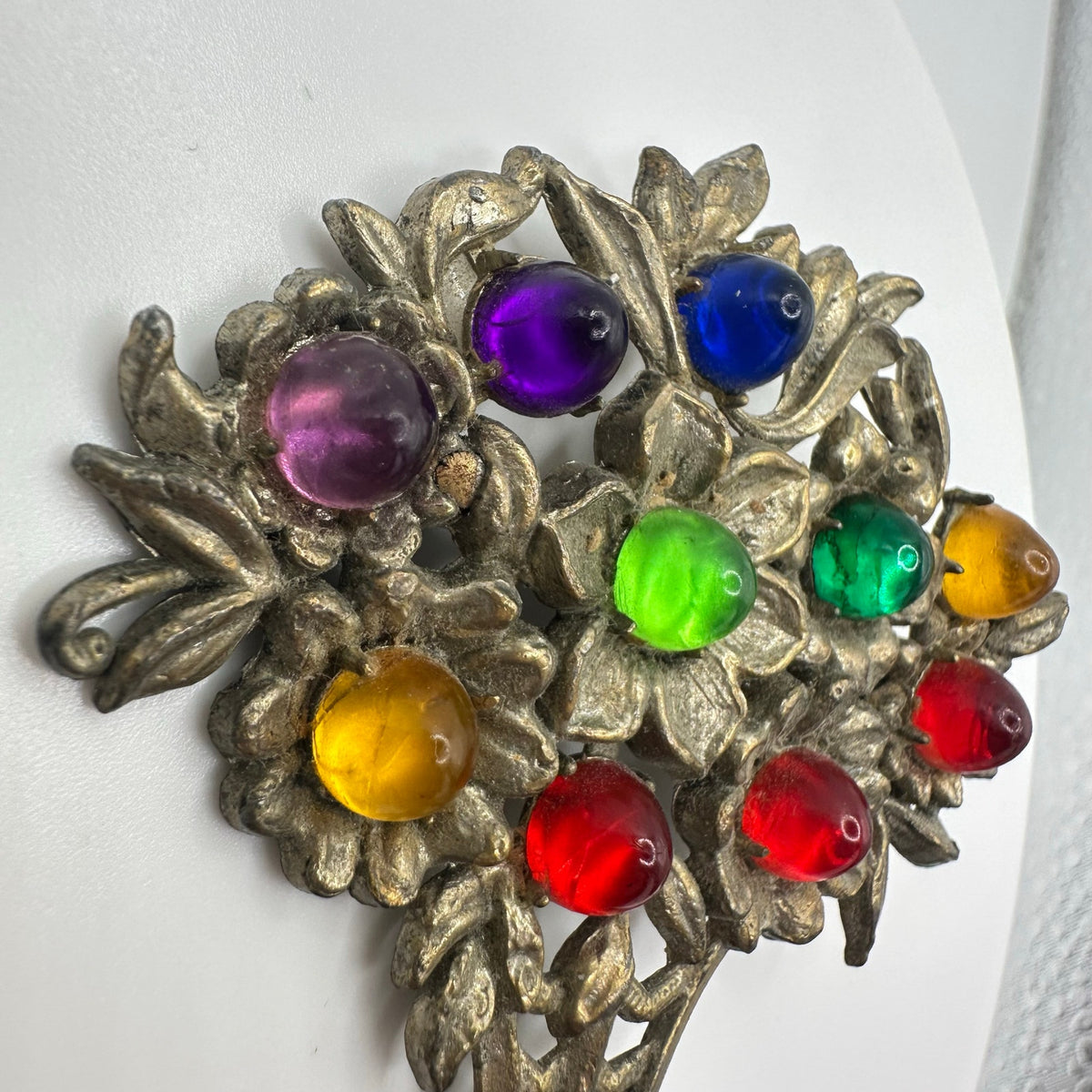 Vintage 1940s silver tone multicolor lucite cabochons flowers basket brooch
