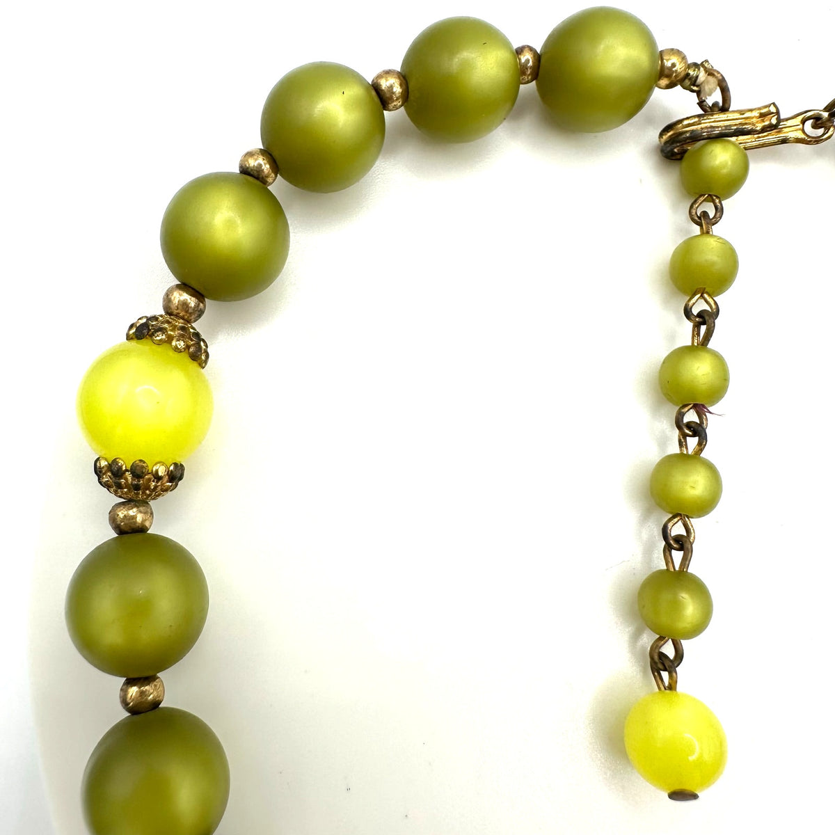 Vintage gold tone olive green neon yellow moonglow lucite beaded necklace