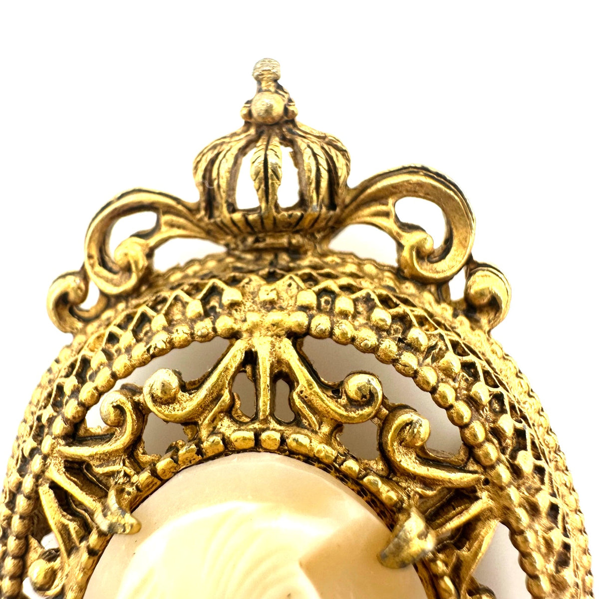 Florenza vintage Victorian Revival gold tone genuine carved shell cameo brooch