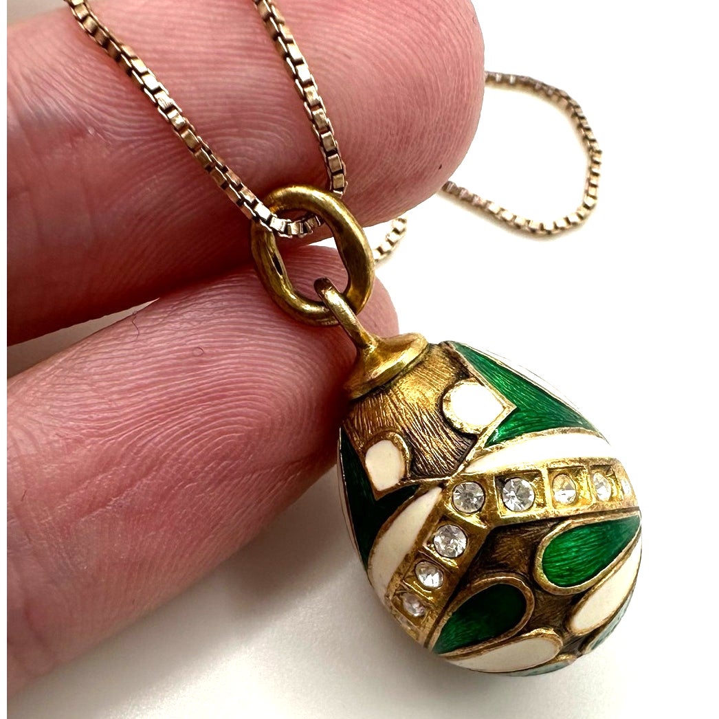 Vintage Russian Kokoshnik gilt sterling silver green enamel egg pendant necklace